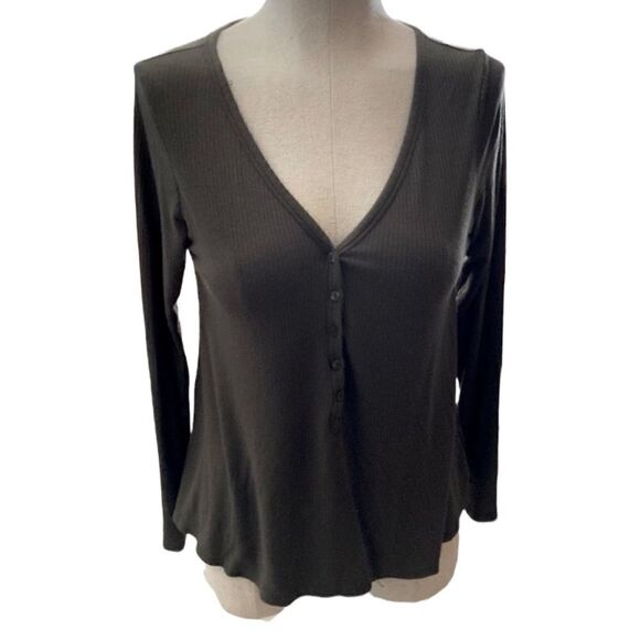 Old navy army green top - Picture 1 of 5